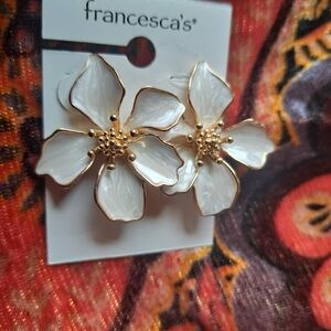 NWT Francesca's Flower Ivory Earrings